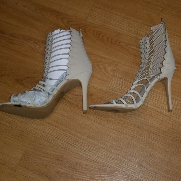 Nude/Cream Colored Heels - Picture 2 of 5